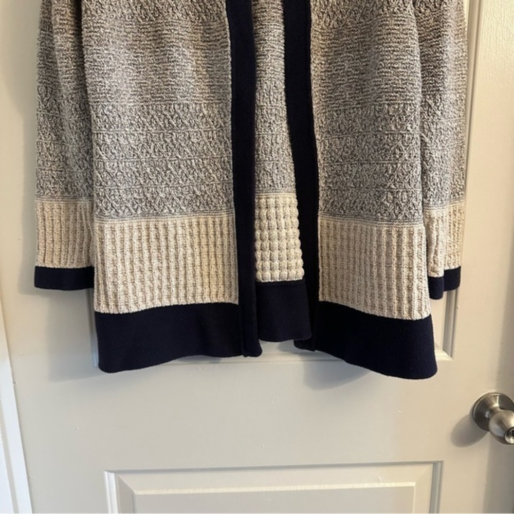 Liz Claiborne‎ cozy cardigan, neutral color combo. Size L - Picture 6 of 6